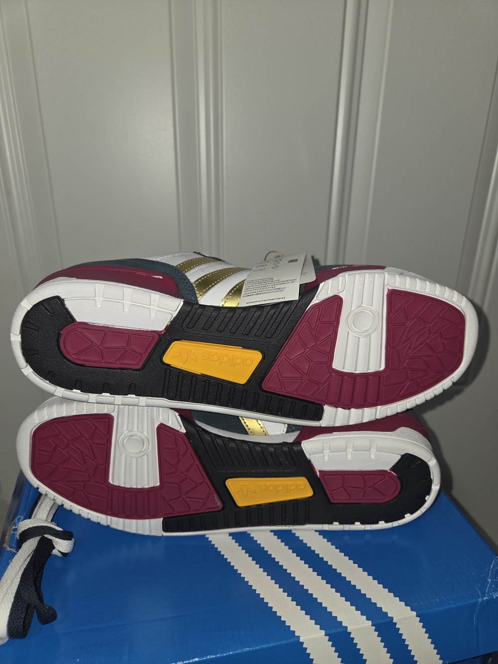 MENS 9.5 ADIDAS RIVALRY LOW DEMON SLAYER TENGEN Anime Shoes Leather 2024 Rare - Picture 6 of 13